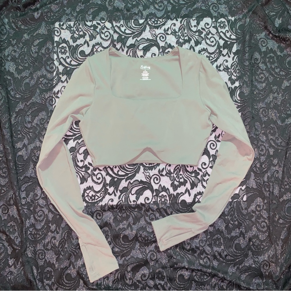 BuffBunny Long Sleeve Curve Crop